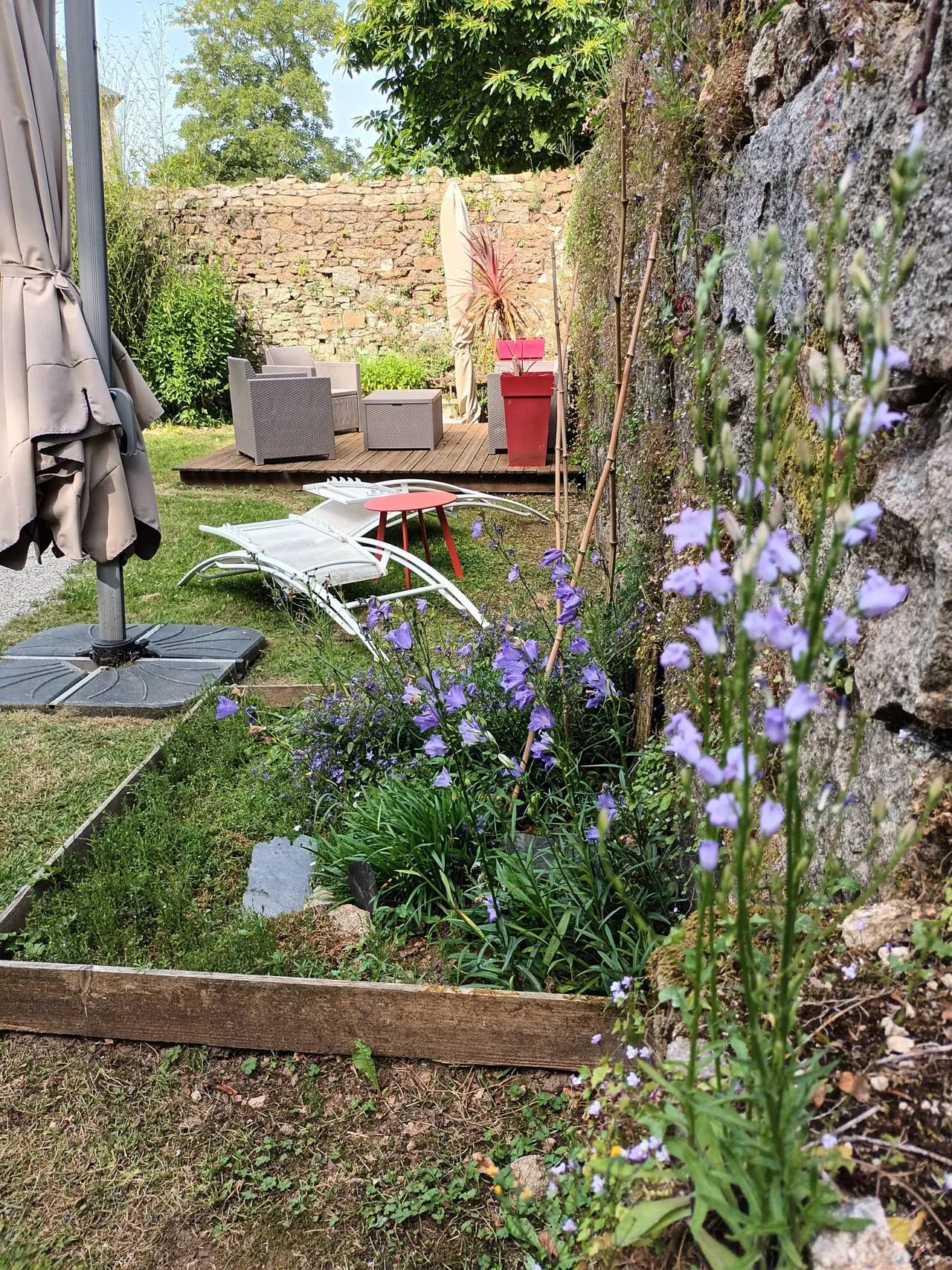 Jardin du Gîte à Roz Maria.