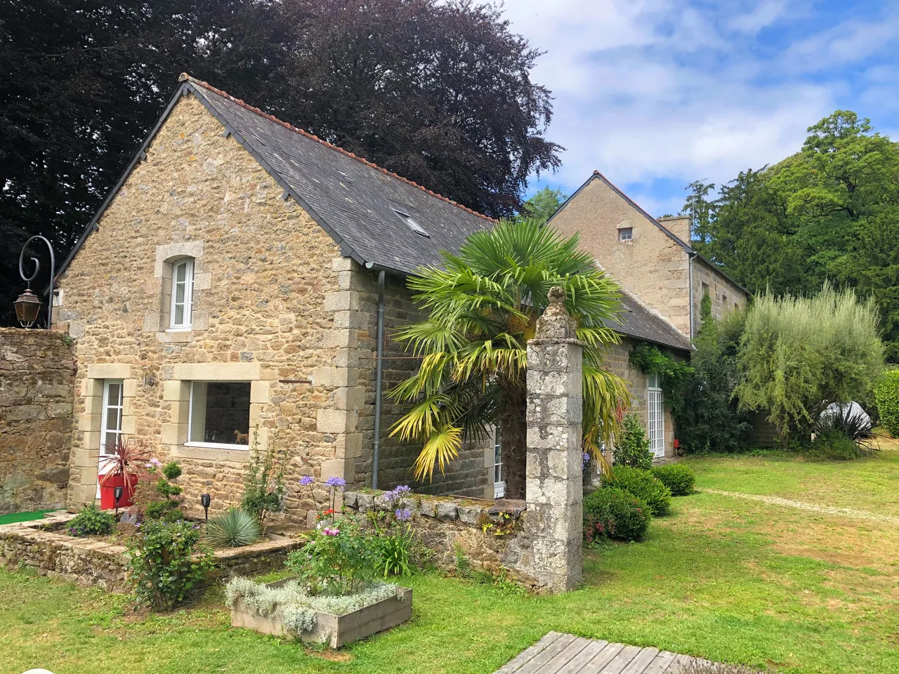 Façade du Gîte à Roz Maria.