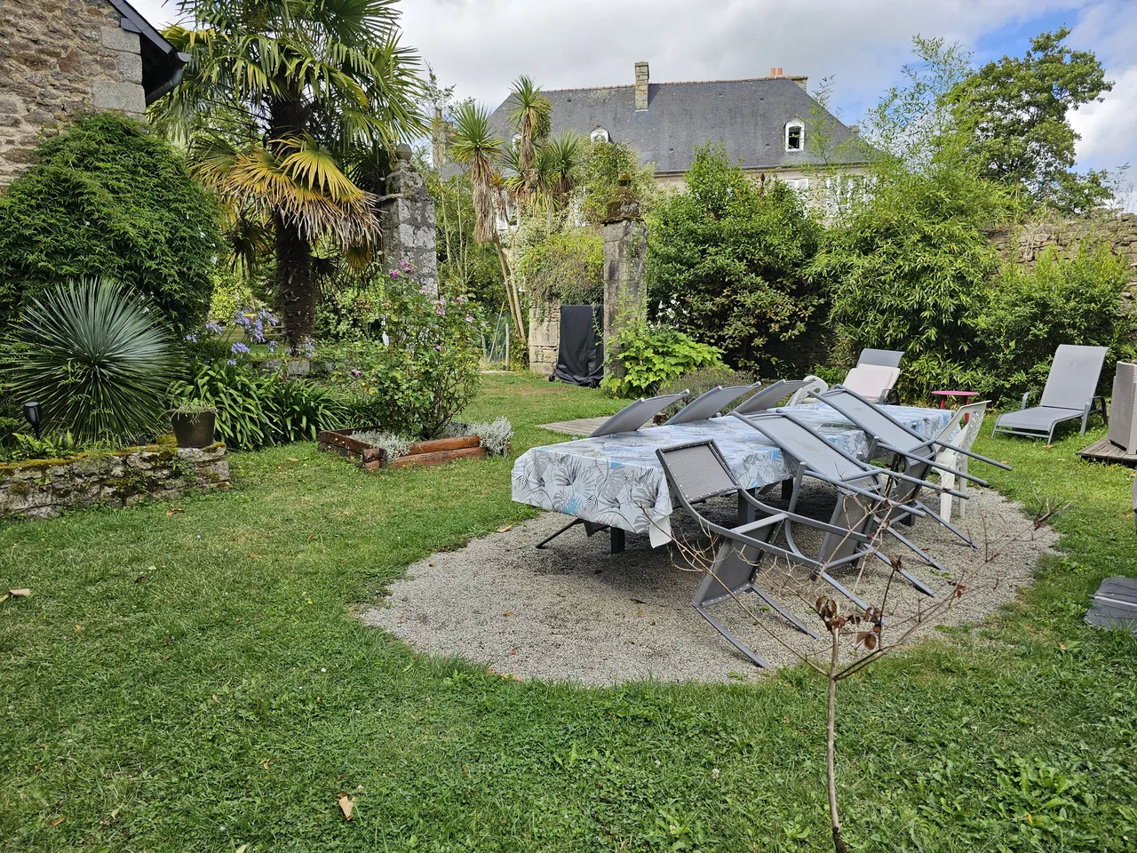 Jardin du Gîte à Roz Maria.