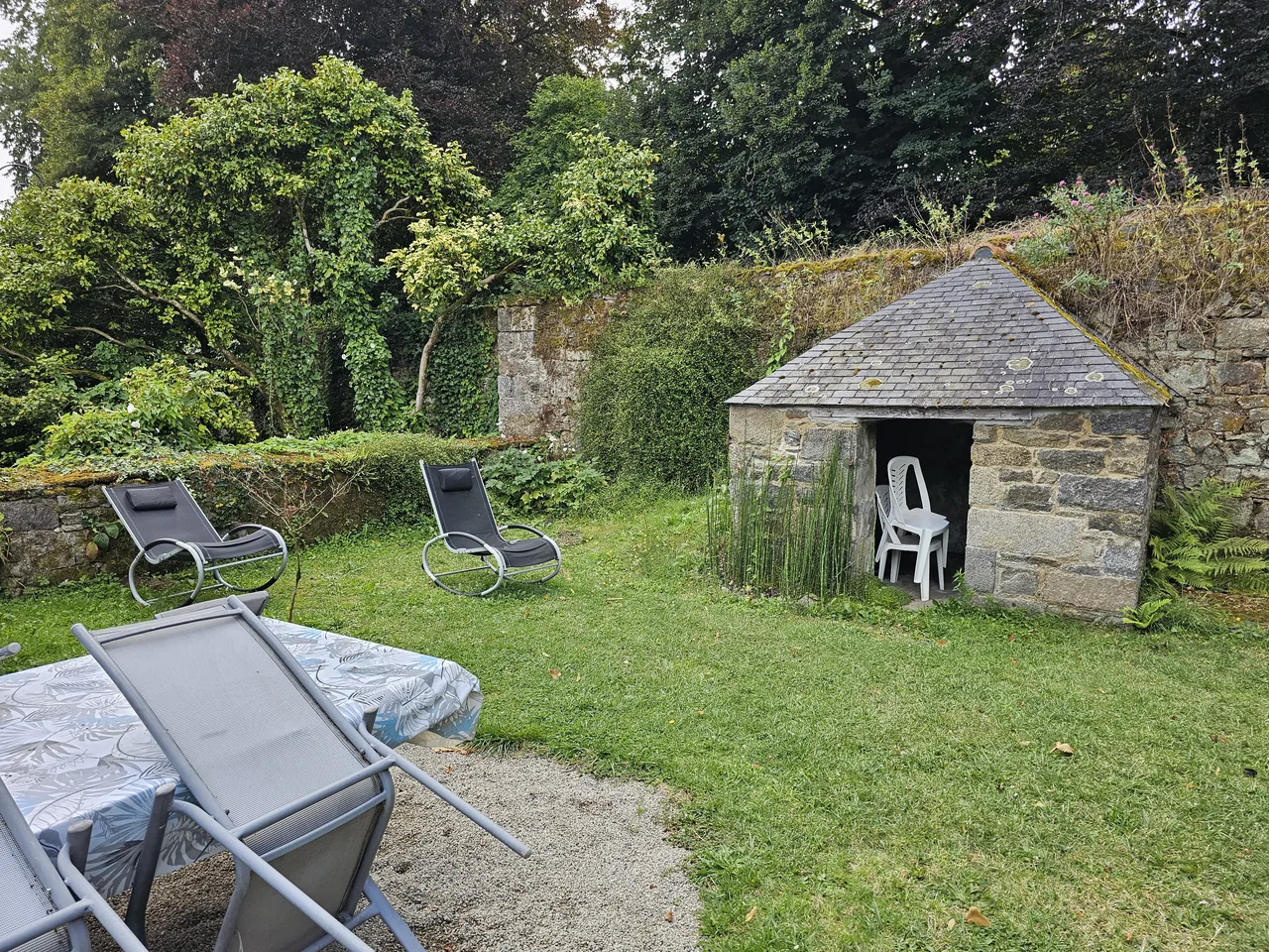 Jardin du Gîte à Roz Maria.
