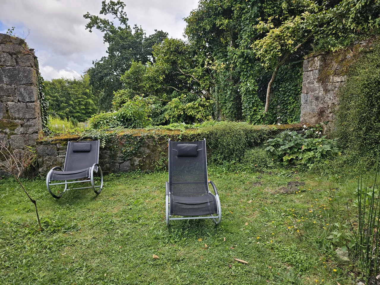 Jardin du Gîte à Roz Maria.