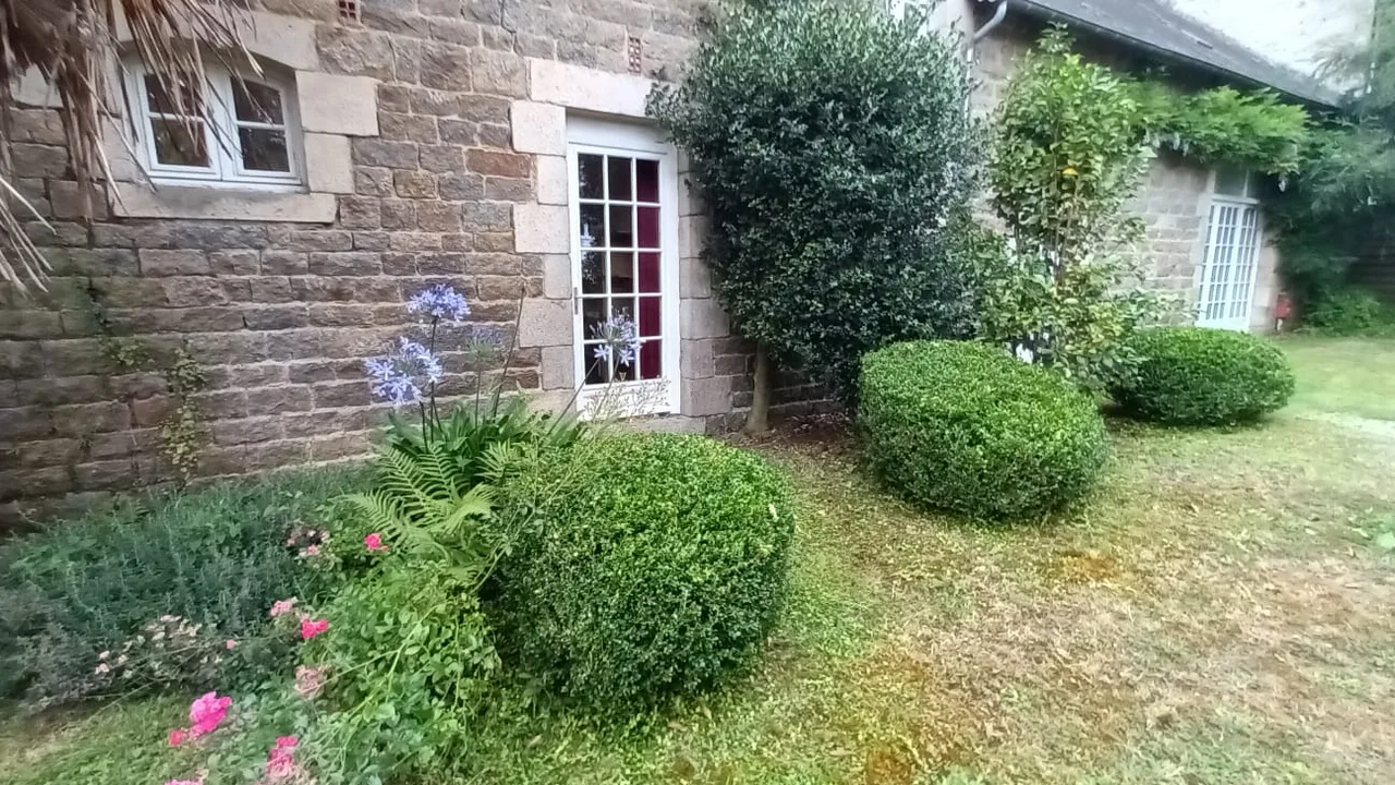 Jardin du Gîte à Roz Maria.